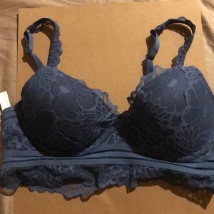 PINK VICTORIA’S SECRET lightly lined lace bralette